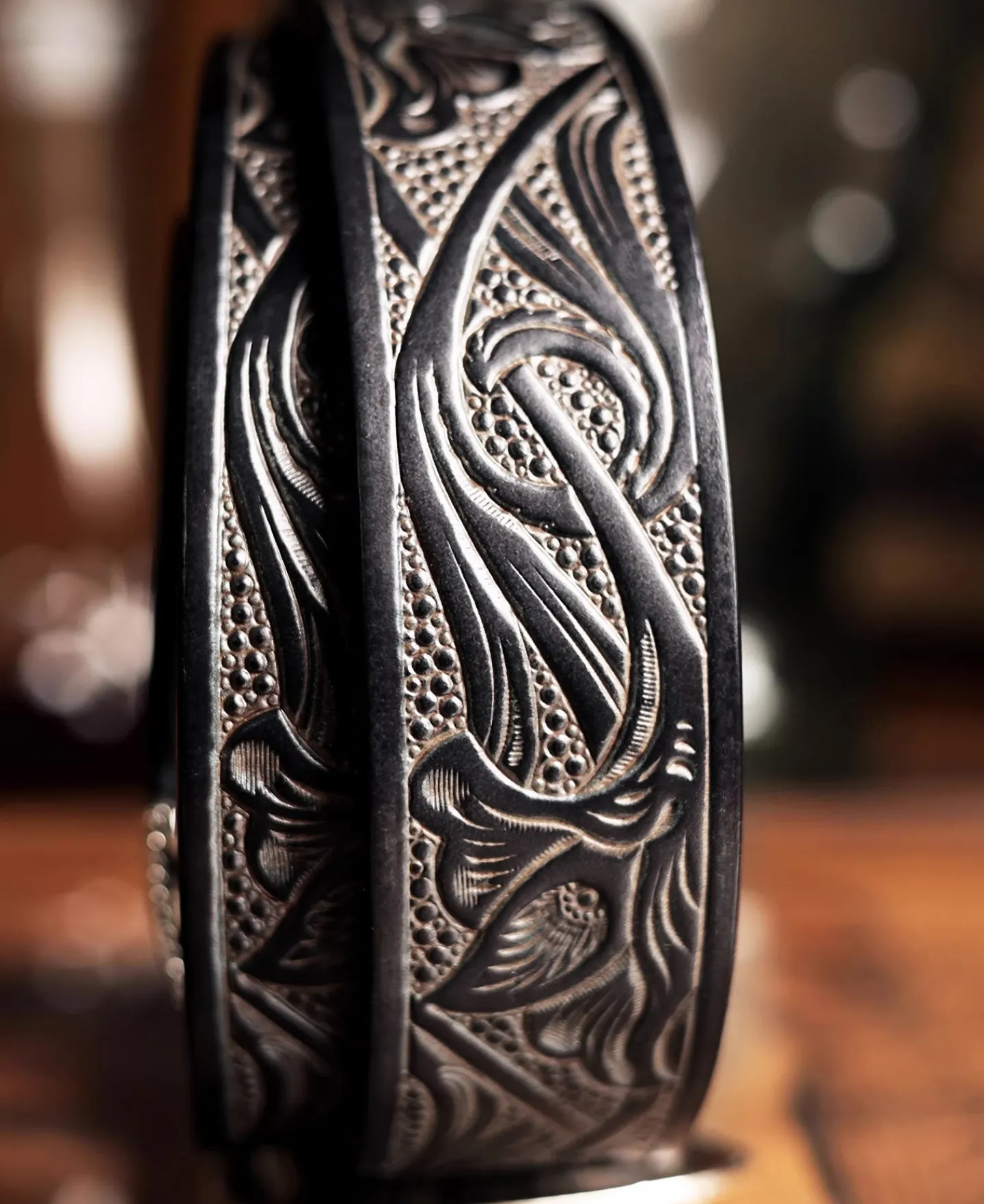 Outlet Arabesque Carved Belt - Black Belts