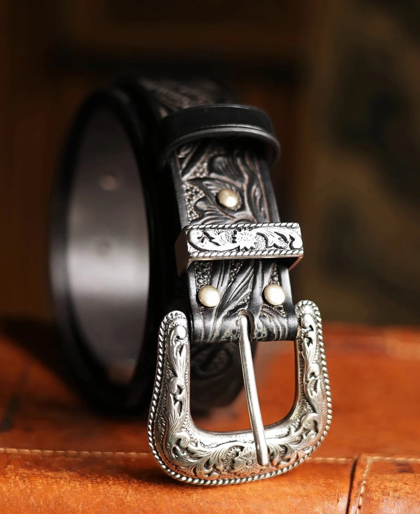 Outlet Arabesque Carved Belt - Black Belts