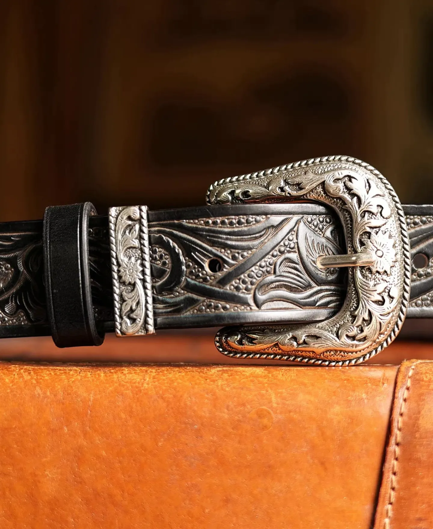 Outlet Arabesque Carved Belt - Black Belts