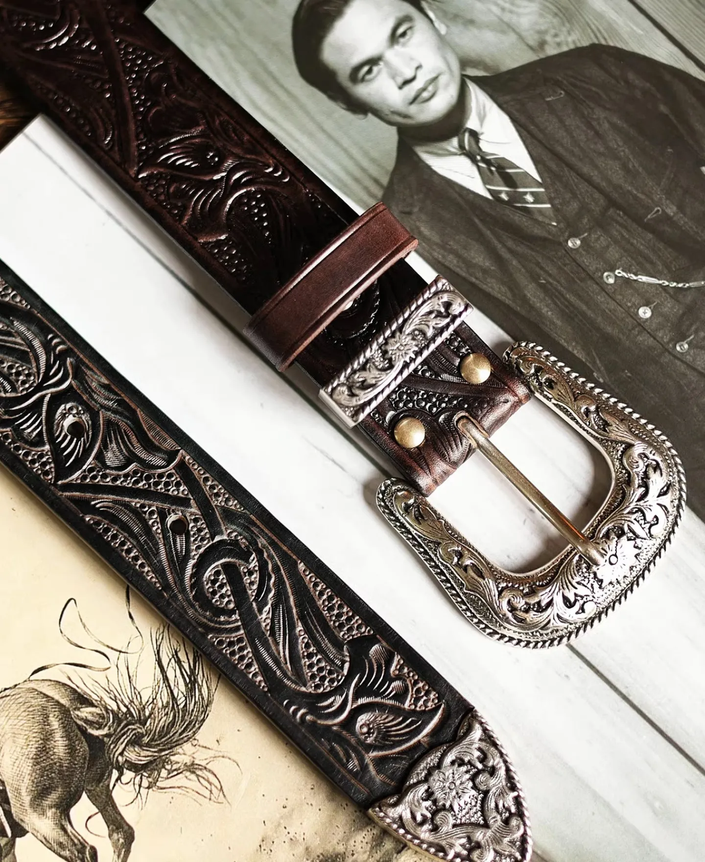 Outlet Arabesque Carved Belt - Black Belts
