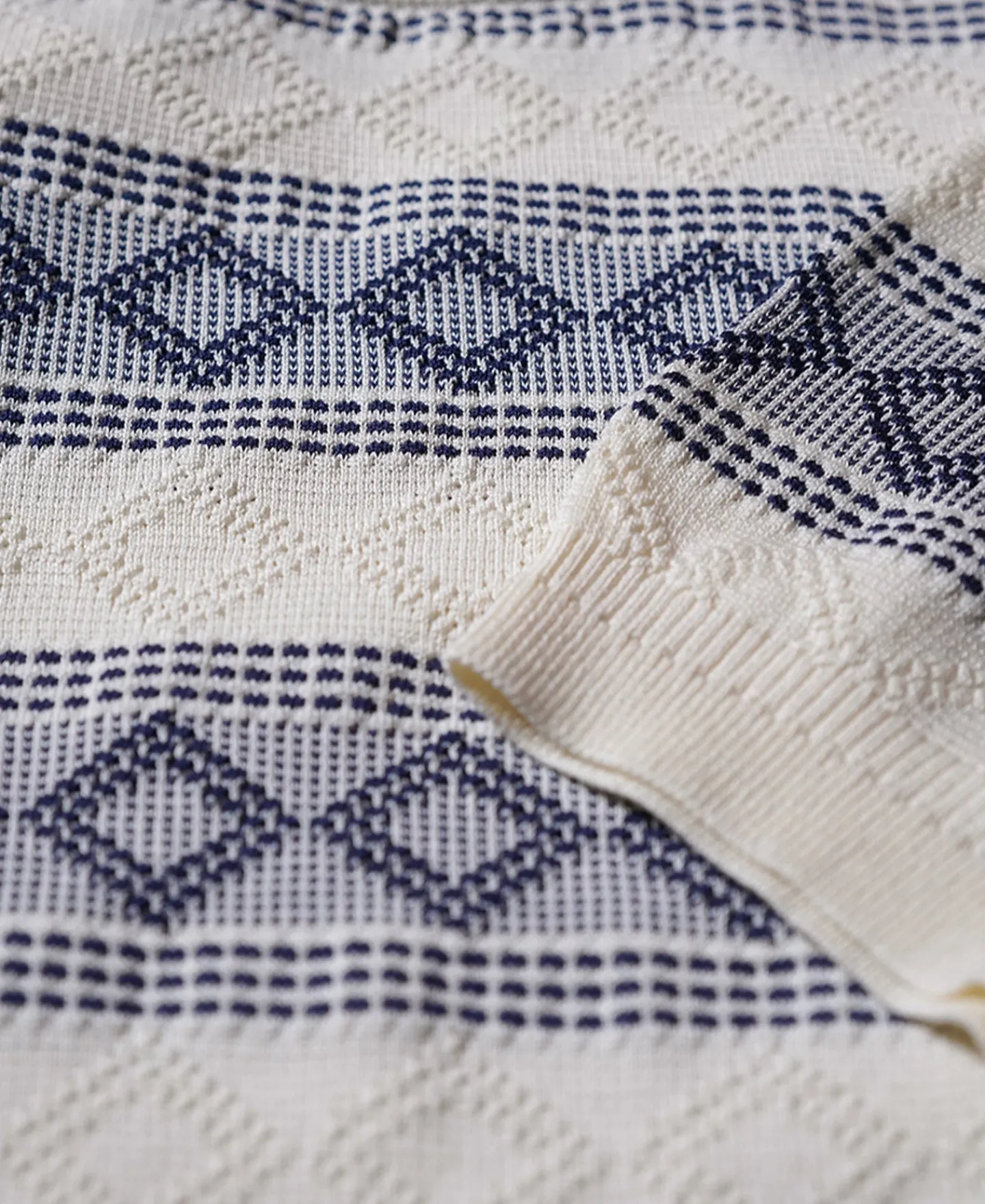 New Diamond Pattern Jacquard Crew Neck T-Shirt - Blue/White Short Sleeve T-Shirts | T-shirts