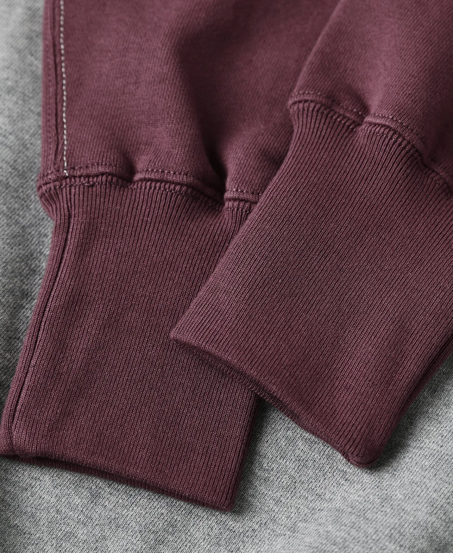 Outlet 14 oz Contrast-Tipped Loopwheel Crewneck Sweatshirt - Red/Gray Sweatshirts&hoodies