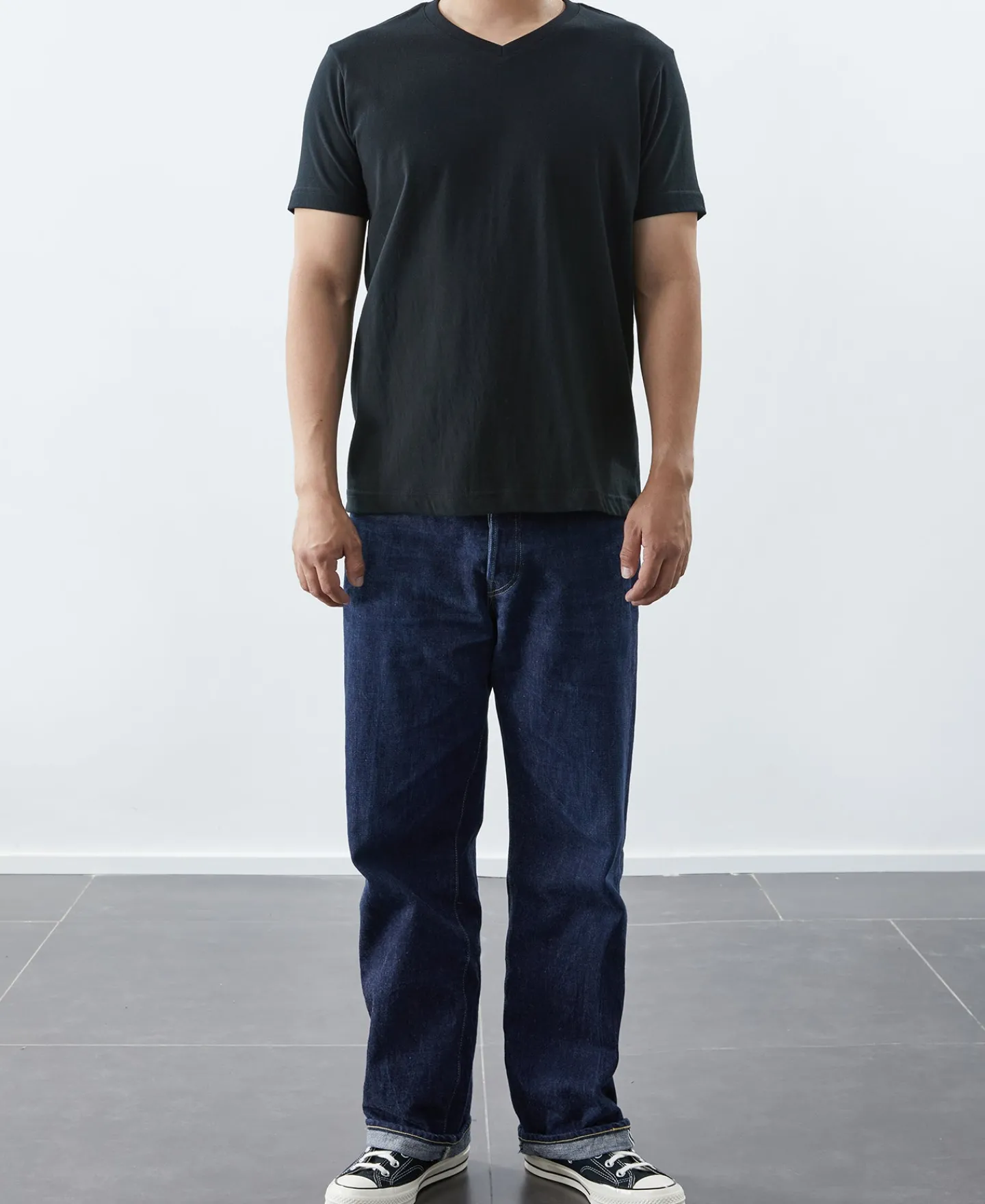 Hot 7.2 oz Cotton V-Neck Tubular T-Shirt - Black Short Sleeve T-Shirts | T-shirts