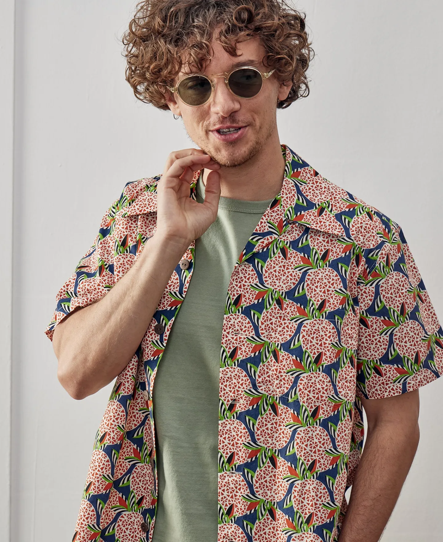 New 1940s Pop Art Aloha Shirt - Navy/Red Short Sleeve Shirts | Shirts