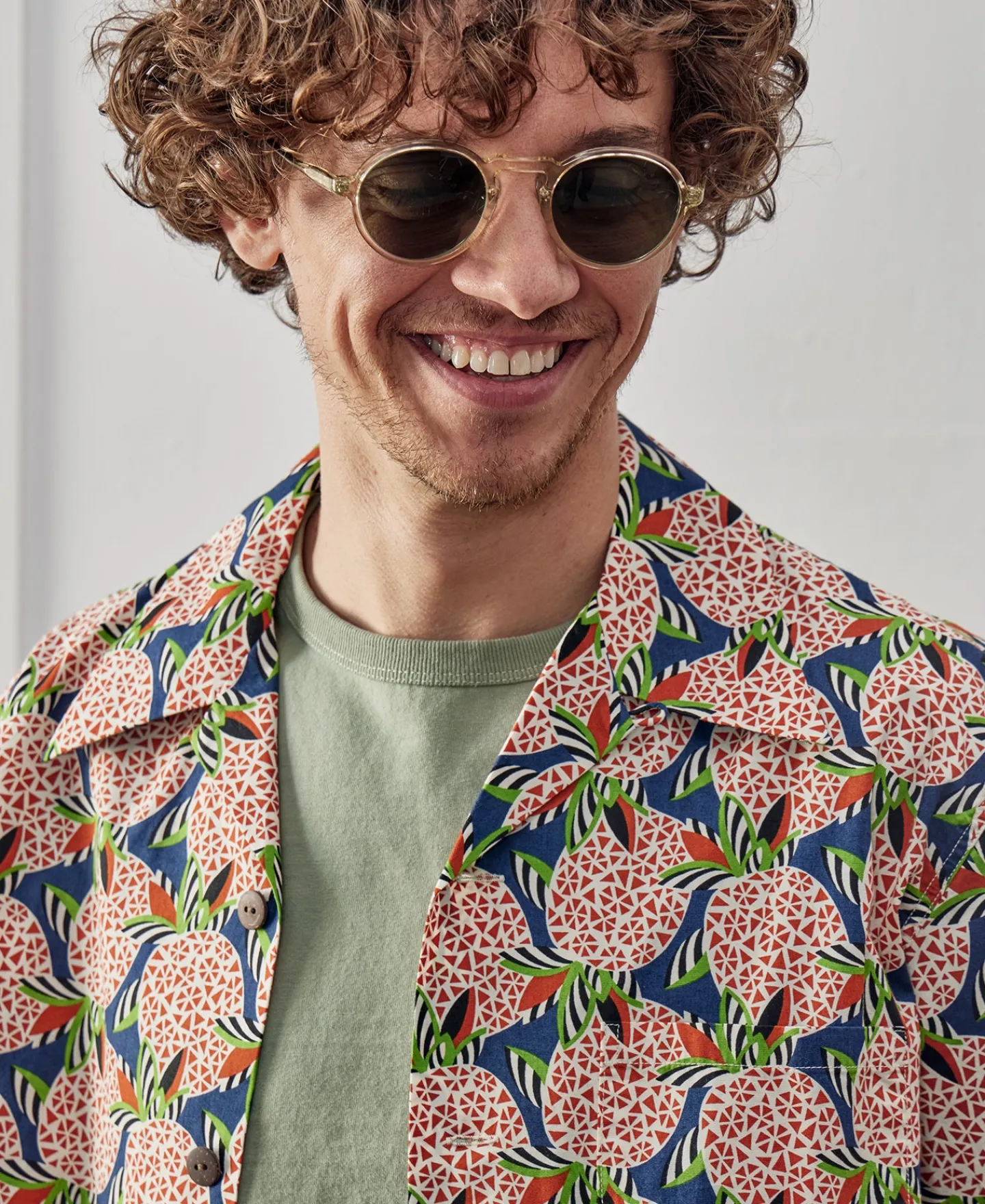 New 1940s Pop Art Aloha Shirt - Navy/Red Short Sleeve Shirts | Shirts