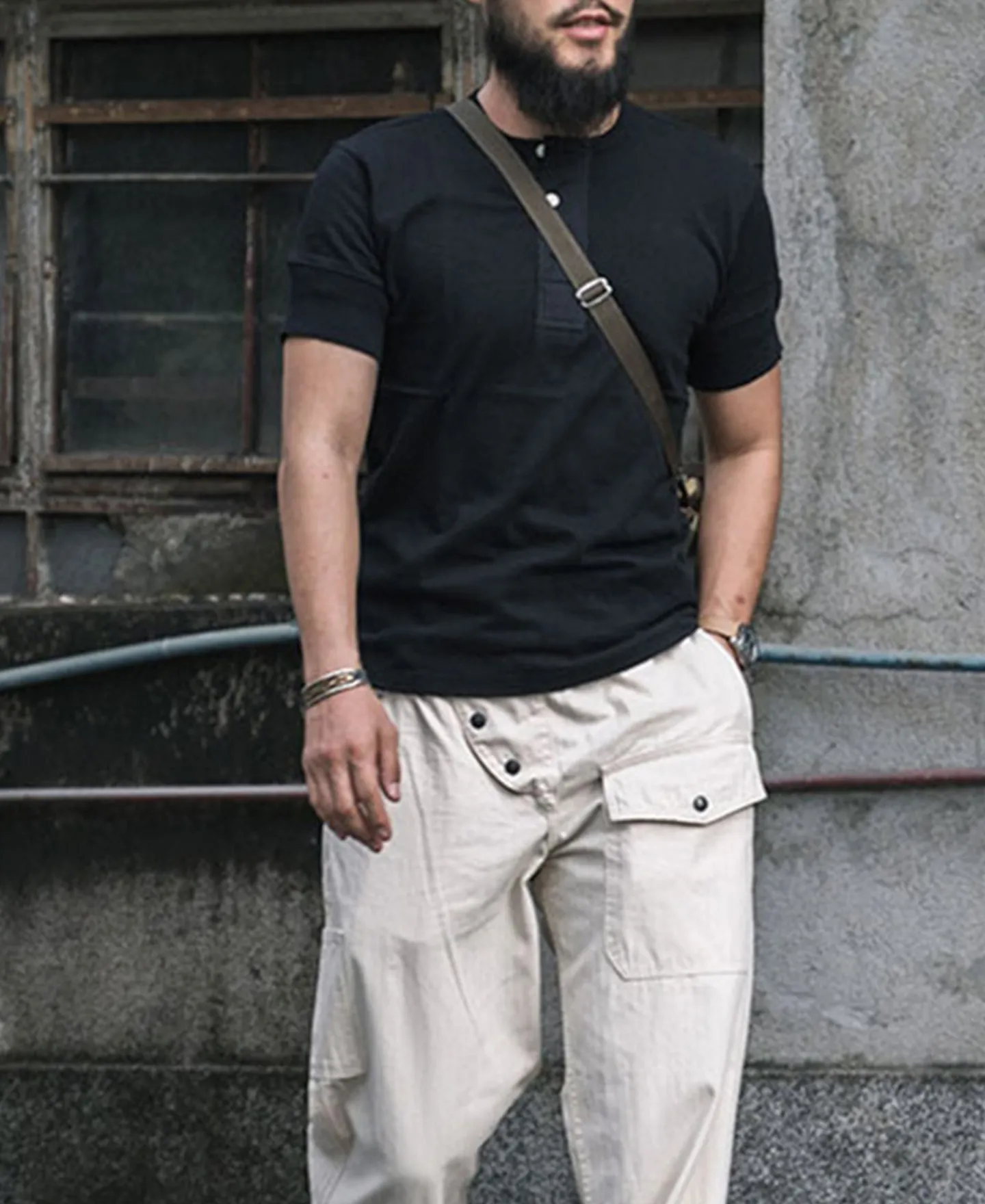Discount Vintage Short Sleeve Henley T-Shirt - Black Henleys | Short Sleeve T-Shirts